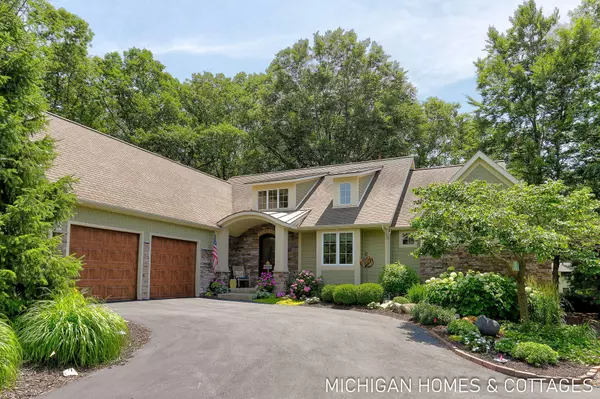 327 S Lakeshore Drive, Holland, MI 49424