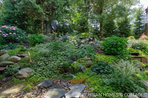 327 S Lakeshore Drive, Holland, MI 49424