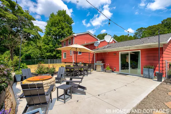 4080 64th, Holland, MI 49423