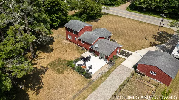 4080 64th, Holland, MI 49423