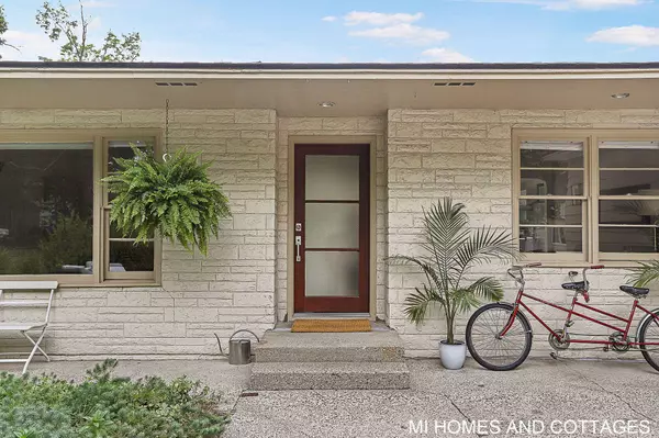 748 Park Avenue, Holland, MI 49423