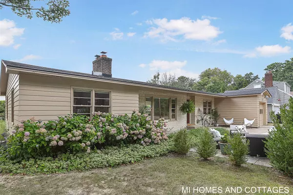 748 Park Avenue, Holland, MI 49423