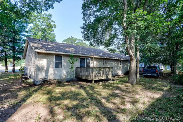 508 512 Quarterline Road, Muskegon, MI 49442