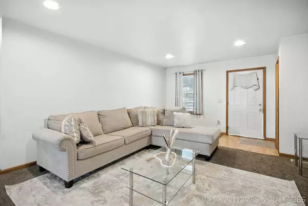 508 512 Quarterline Road, Muskegon, MI 49442