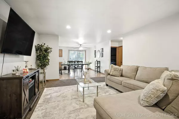 508 512 Quarterline Road, Muskegon, MI 49442