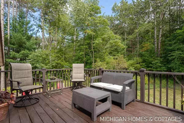 4040 Estate Drive, Holland, MI 49424