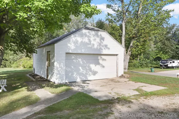 9561 96th Avenue, Zeeland, MI 49464