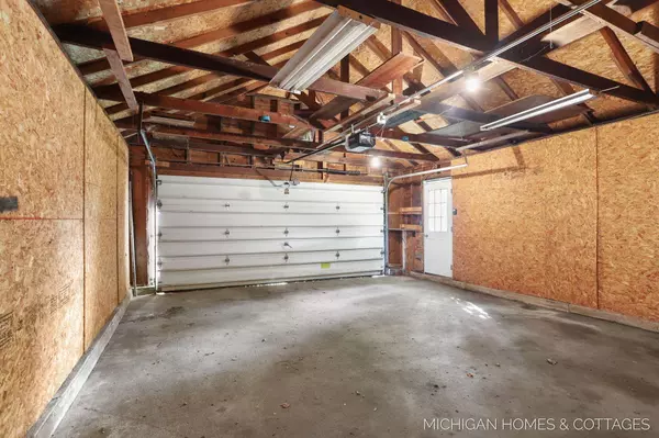 9561 96th Avenue, Zeeland, MI 49464