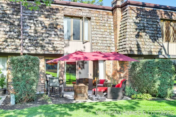 1992 S Shore Drive #3, Holland, MI 49423