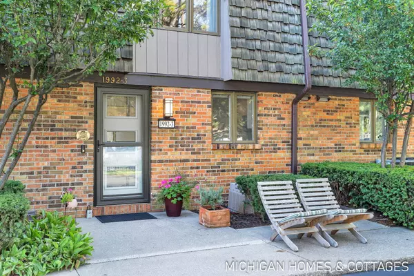 1992 S Shore Drive #3, Holland, MI 49423