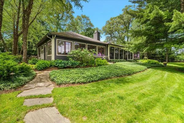 6403 Riverside Road, Fennville, MI 49408