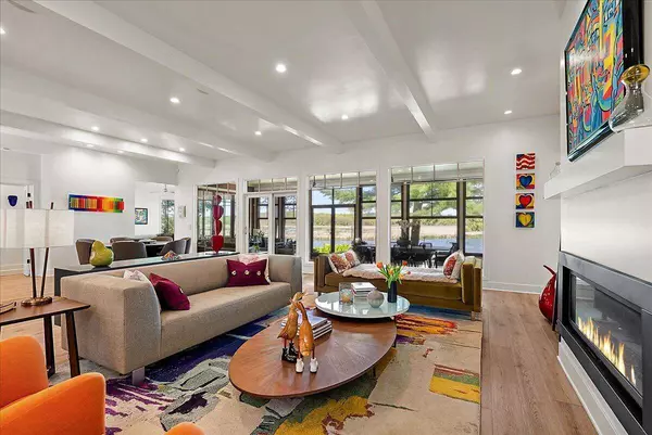 6403 Riverside Road, Fennville, MI 49408