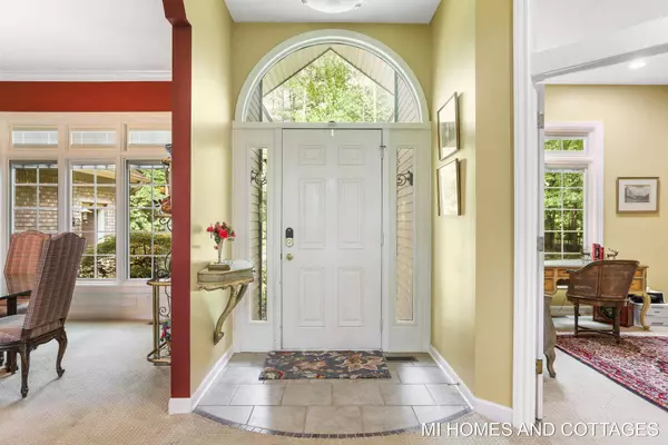 6393 Hidden Ponds Drive, Holland, MI 49423