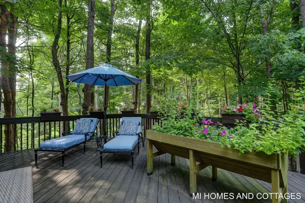 6393 Hidden Ponds Drive, Holland, MI 49423