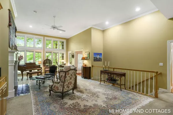 6393 Hidden Ponds Drive, Holland, MI 49423