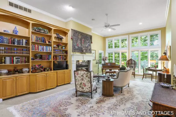 6393 Hidden Ponds Drive, Holland, MI 49423