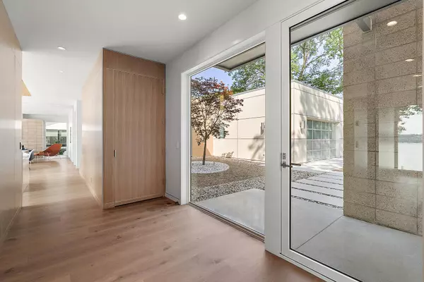 602 Lawn Avenue, Holland, MI 49424