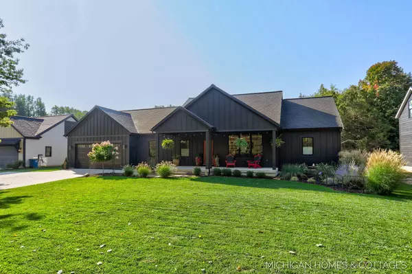 501 W Center Street, Douglas, MI 49406