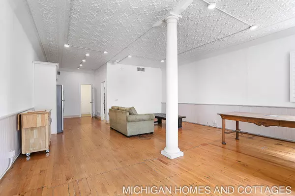 1395 Blue Star Highway, South Haven, MI 49090