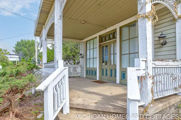 1395 Blue Star Highway, South Haven, MI 49090