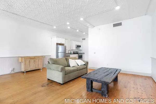 1395 Blue Star Highway, South Haven, MI 49090