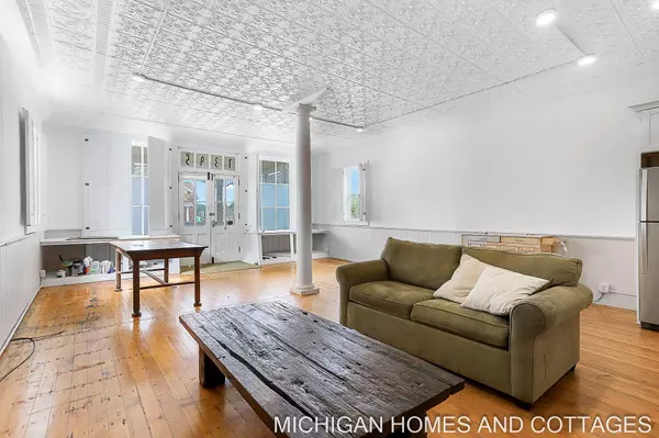 1395 Blue Star Highway, South Haven, MI 49090