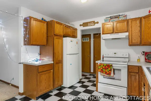 18604 168th Avenue, Spring Lake, MI 49456