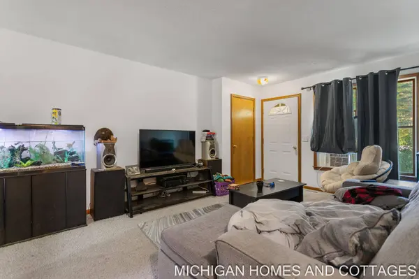 18604 168th Avenue, Spring Lake, MI 49456