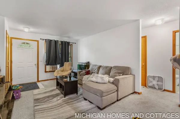 18604 168th Avenue, Spring Lake, MI 49456