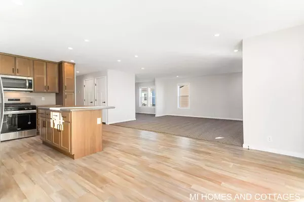 5216 Mulberry Lane, Holland, MI 49423