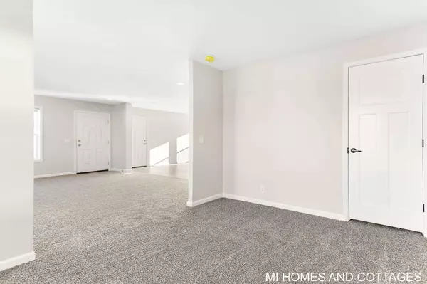 5216 Mulberry Lane, Holland, MI 49423