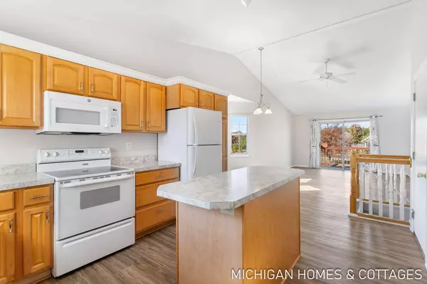 634 Wilshire Court, Holland, MI 49423