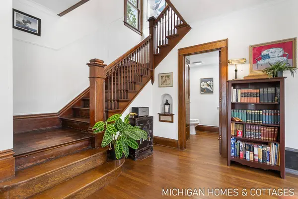 364 Pine Avenue, Holland, MI 49423