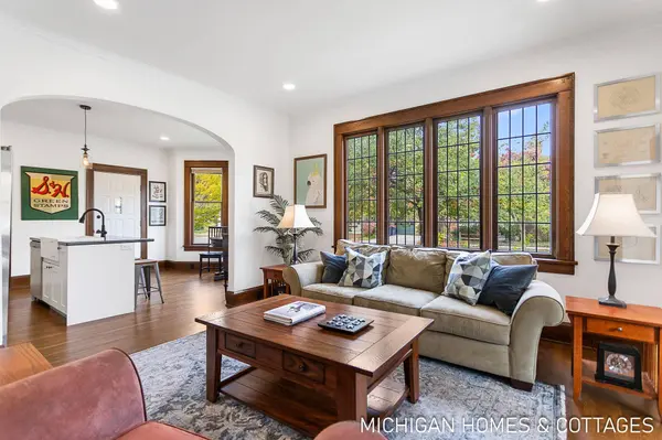 364 Pine Avenue, Holland, MI 49423