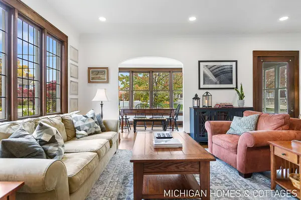 364 Pine Avenue, Holland, MI 49423