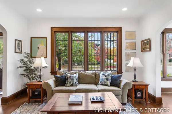 364 Pine Avenue, Holland, MI 49423