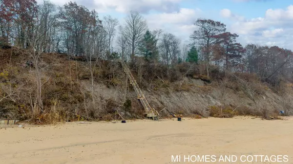 7128 116th Avenue, Fennville, MI 49408