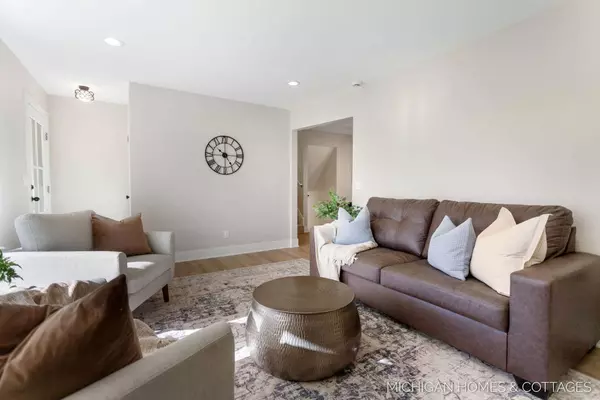 10975 Campanel Drive, Zeeland, MI 49464