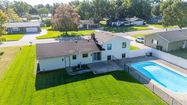 10975 Campanel Drive, Zeeland, MI 49464