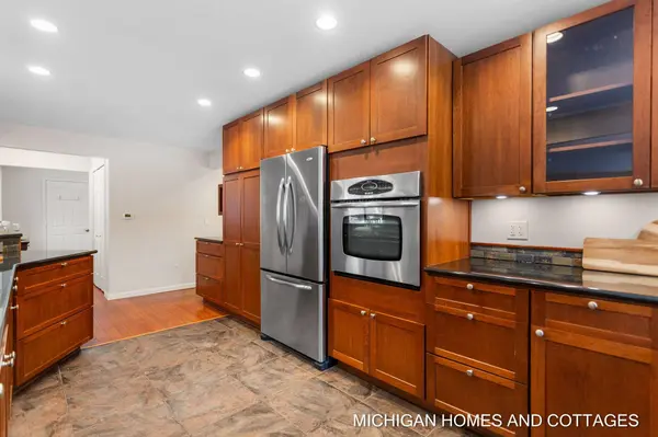 3887 65th Street, Holland, MI 49423