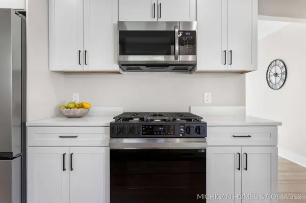 10975 Campanel Drive, Zeeland, MI 49464