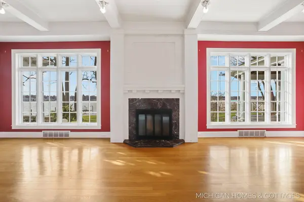 714 N Shore Drive, Holland, MI 49424