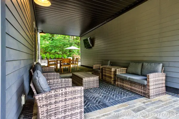 702 Lake Street, Saugatuck, MI 49453