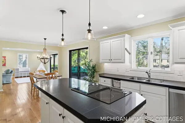 221 Foxdown Road, Holland, MI 49424