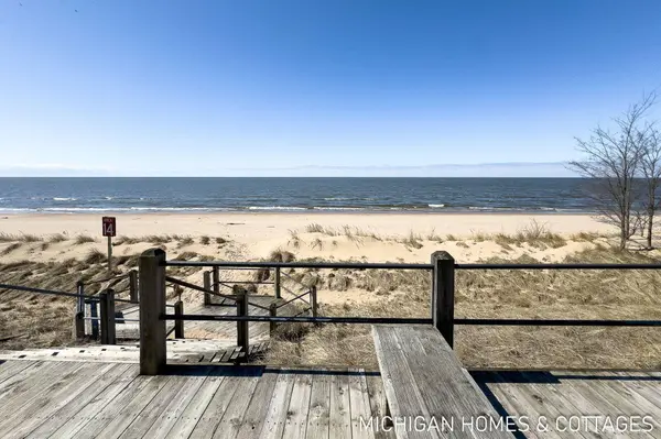 136 Crescent Drive, Grand Haven, MI 49417