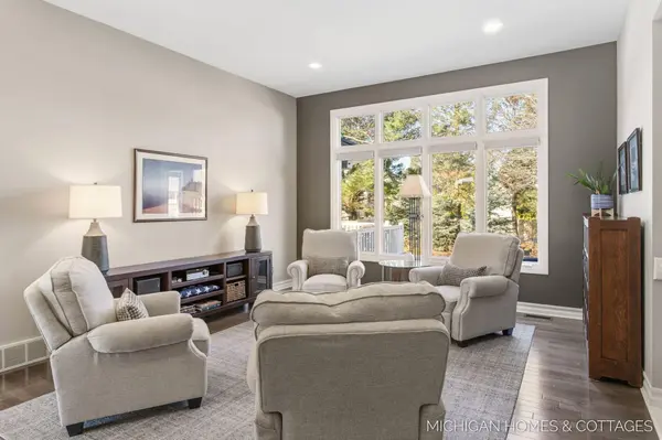 404 Goldcrest Drive, Holland, MI 49424