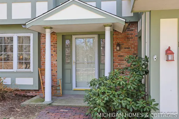 136 Crescent Drive, Grand Haven, MI 49417