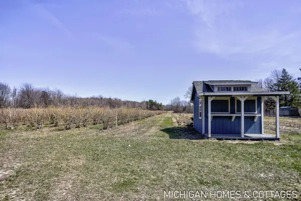 1661 68th Street, Fennville, MI 49408