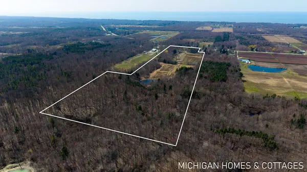 1661 68th Street, Fennville, MI 49408