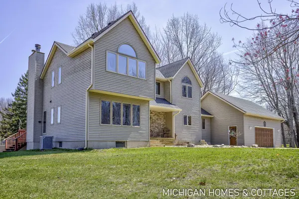 1661 68th Street, Fennville, MI 49408